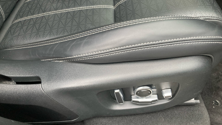 Land Rover Range Rover Velar 2.0 D200 R-Dynamic HSE 5dr Auto Diesel Estate